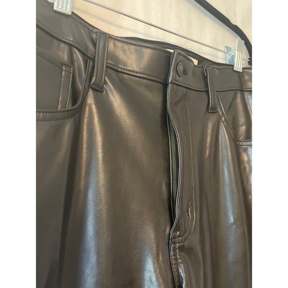 Abercrombie & Fitch 90's Straight Ultra High Rise Faux Leather Black 30/10 NWOT - Picture 4 of 9